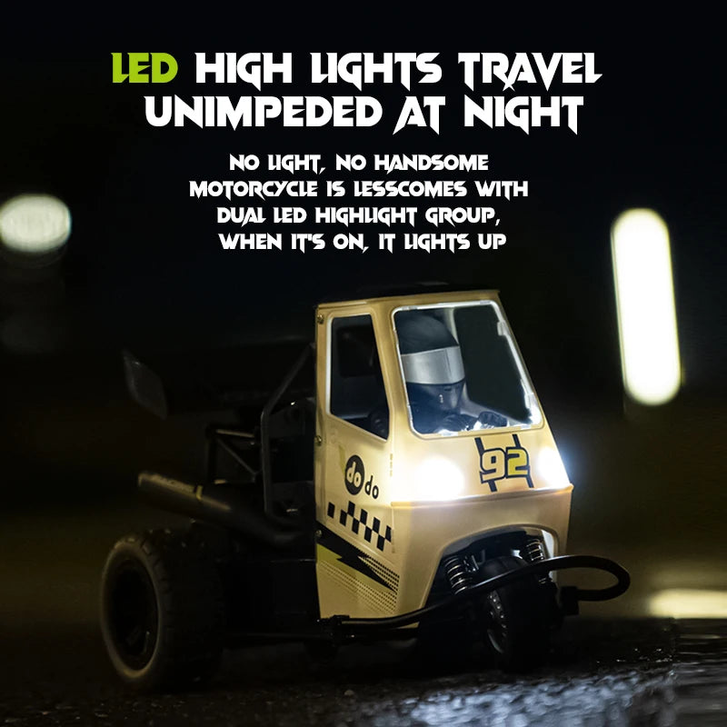 Moto RC de Tres Ruedas con Luces y Spray, Control 2.4G para Niños