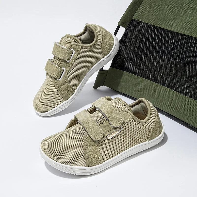 HOBIBEAR Zapatos descalzos para niños y niñas, zapatillas con punta ancha y cierre de gancho, zapatos transpirables ligeros de malla (para niños pequeños/niños pequeños/niños grandes)
