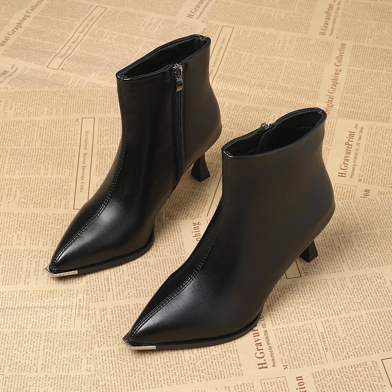 Botas cortas de tacón alto con punta estrecha para mujer, botines de cuero suave con efecto adelgazante, tacones altos elegantes y elegantes, moda de invierno