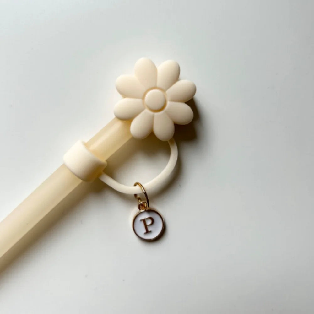 Accesorio blanco crema Tapa de paja, cubierta de paja de silicona de 26 letras Cubierta de paja a prueba de polvo adecuada para botellas de vidrio y agua