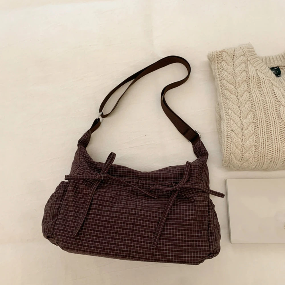Bolso de hombro individual con rejilla retro de estilo coreano, gran capacidad, versátil para la escuela, el trabajo y los desplazamientos, diseño unisex