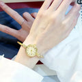 Relojes YIKAZE para mujer, reloj de pulsera con brazalete de oro pequeño, reloj de pulsera de cuarzo Retro de acero inoxidable para mujer, reloj de vestir a la moda
