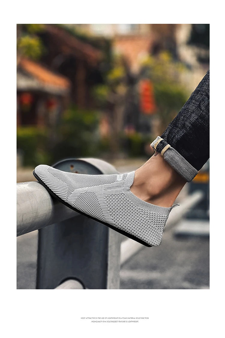 Zapatillas informales transpirables para hombre, zapatos ligeros sin cordones para caminar para hombre, mocasines flexibles antideslizantes para parejas, calzado suave de verano