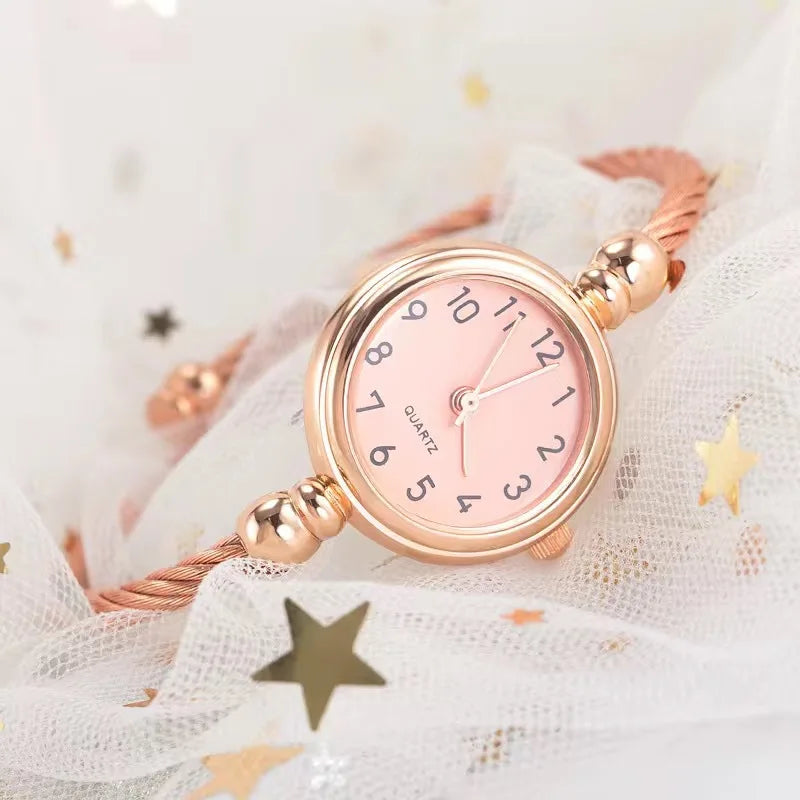 Relojes YIKAZE para mujer, reloj de pulsera con brazalete de oro pequeño, reloj de pulsera de cuarzo Retro de acero inoxidable para mujer, reloj de vestir a la moda