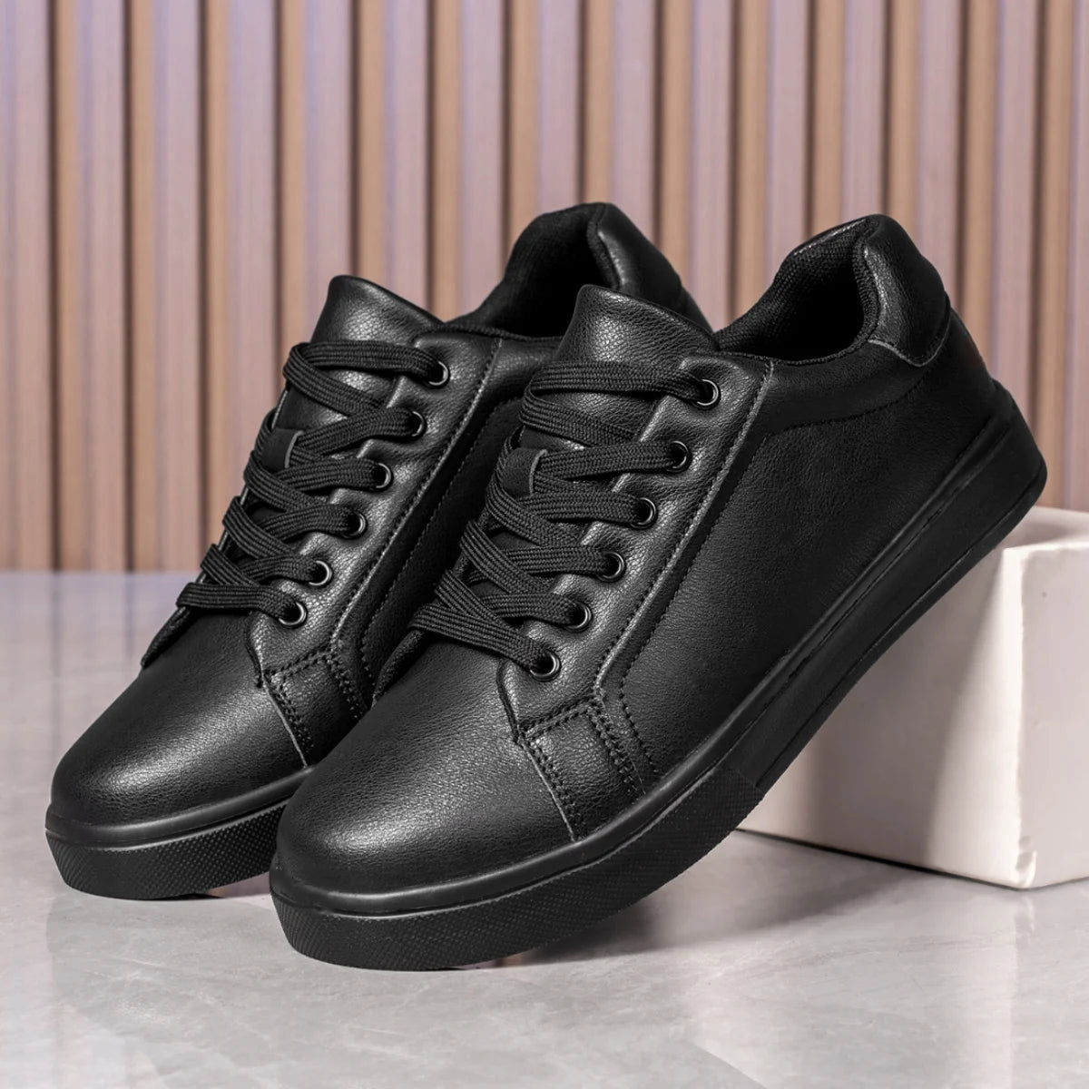 Zapatos de cuero para hombre, zapatillas de deporte informales de tendencia, zapatillas de ocio transpirables para hombre, calzado antideslizante, zapatos vulcanizados para hombre