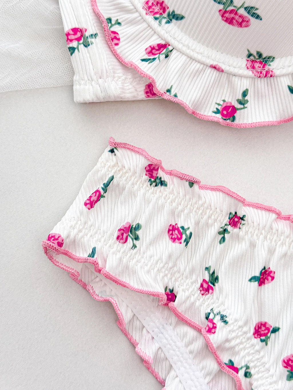 Conjunto de Ropa Interior con Estampado Floral
