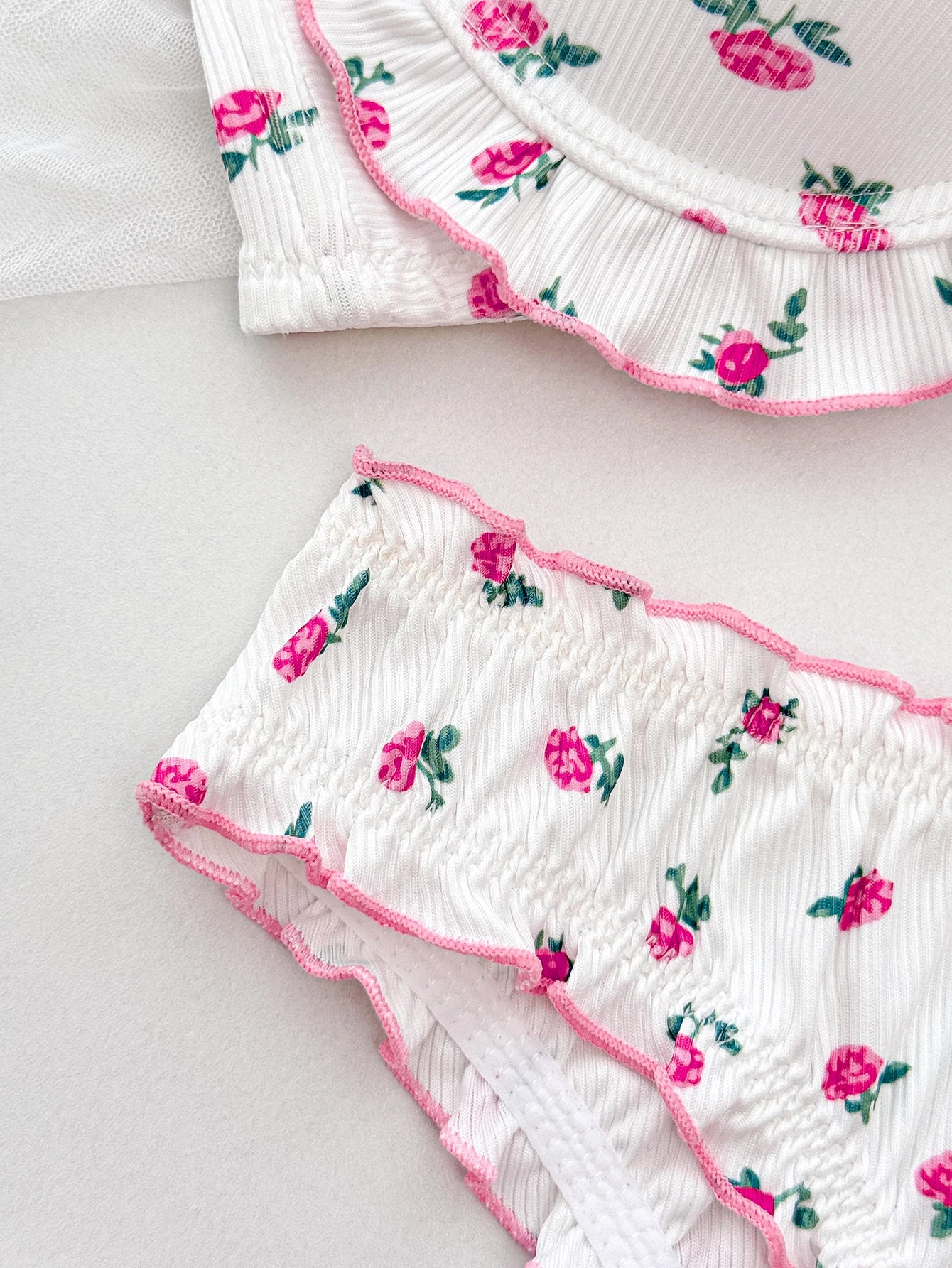 Conjunto de Ropa Interior con Estampado Floral