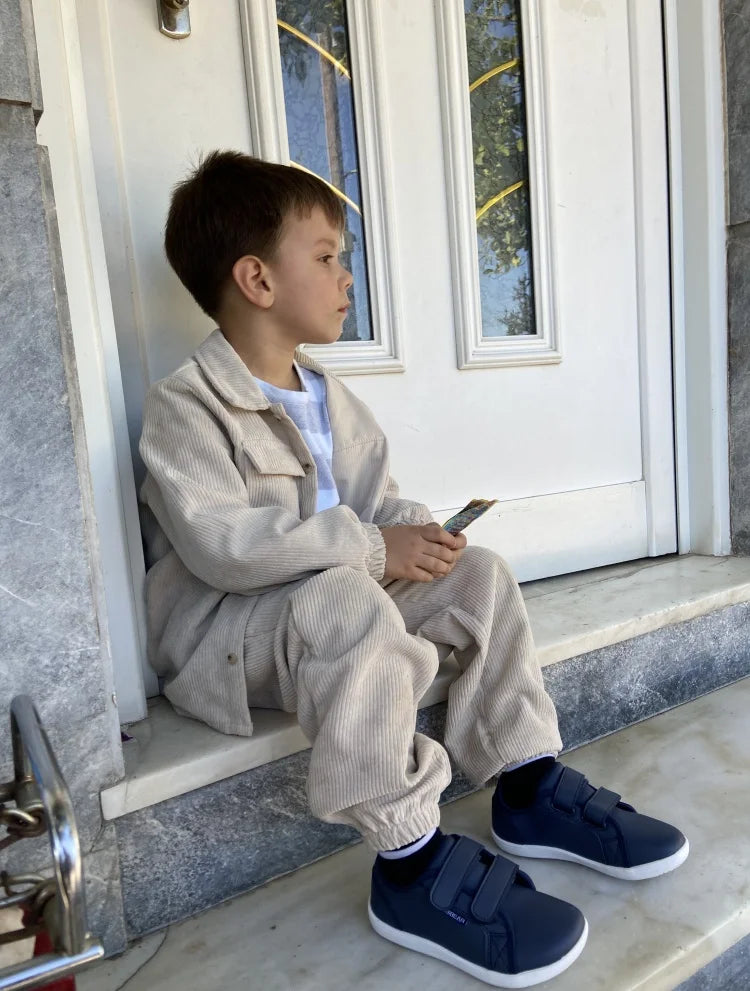 Zapatillas Descalzas para Niños HOBIBEAR |   Cierre de Gancho y Bucle |   Zapatos de punta ancha |   Zapatillas Deportivas Minimalistas Ligeras de Cuero Sintético