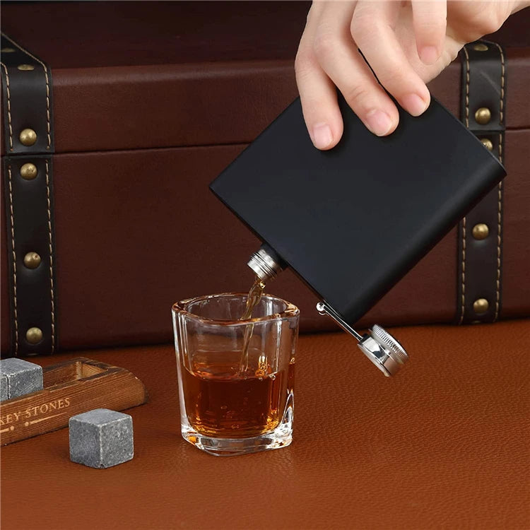 LMETJMA Matraz de cadera negro mate para licor, acero inoxidable, a prueba de fugas con embudo, juego de matraz para beber whisky KC0454