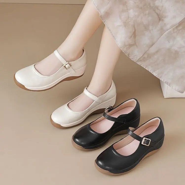 2026 Zapatos de mamá para mujer de primavera: zapatos de tacón poco profundos sin tirar de suela suave, plataforma gruesa de cuero informal con una hebilla, tacón de cuña