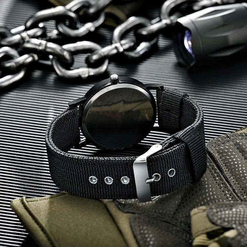 Relojes militares YIKAZE para hombre, relojes deportivos luminosos resistentes a los golpes para hombre, correa de lona, reloj de pulsera Simple de cuarzo para exteriores para hombre