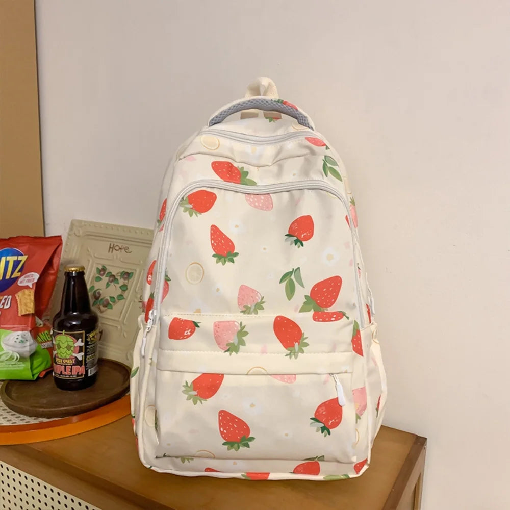 Mochila de Nailon con Estampado de Fresas, Resistente al Agua