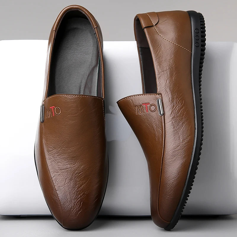 Mocasines de cuero para hombre con bordado, suela antideslizante, uso diario