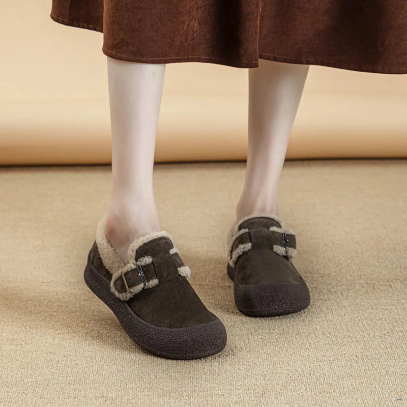 Zapatillas de Cuero con Forro de Terciopelo para Mujer - Talle Grande