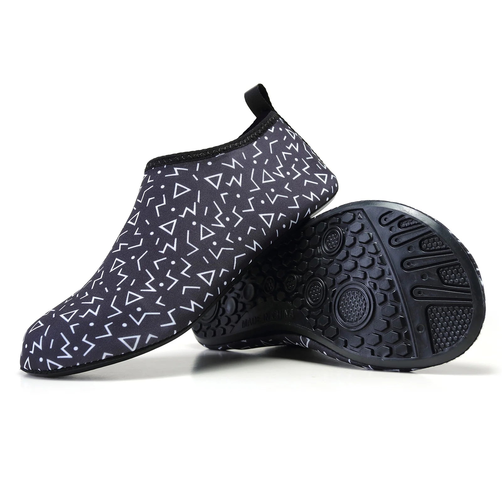 Par de zapatos acuáticos ligeros para hombre y mujer, zapatos de playa para exteriores de secado rápido, antideslizantes, descalzos, verano, 2023