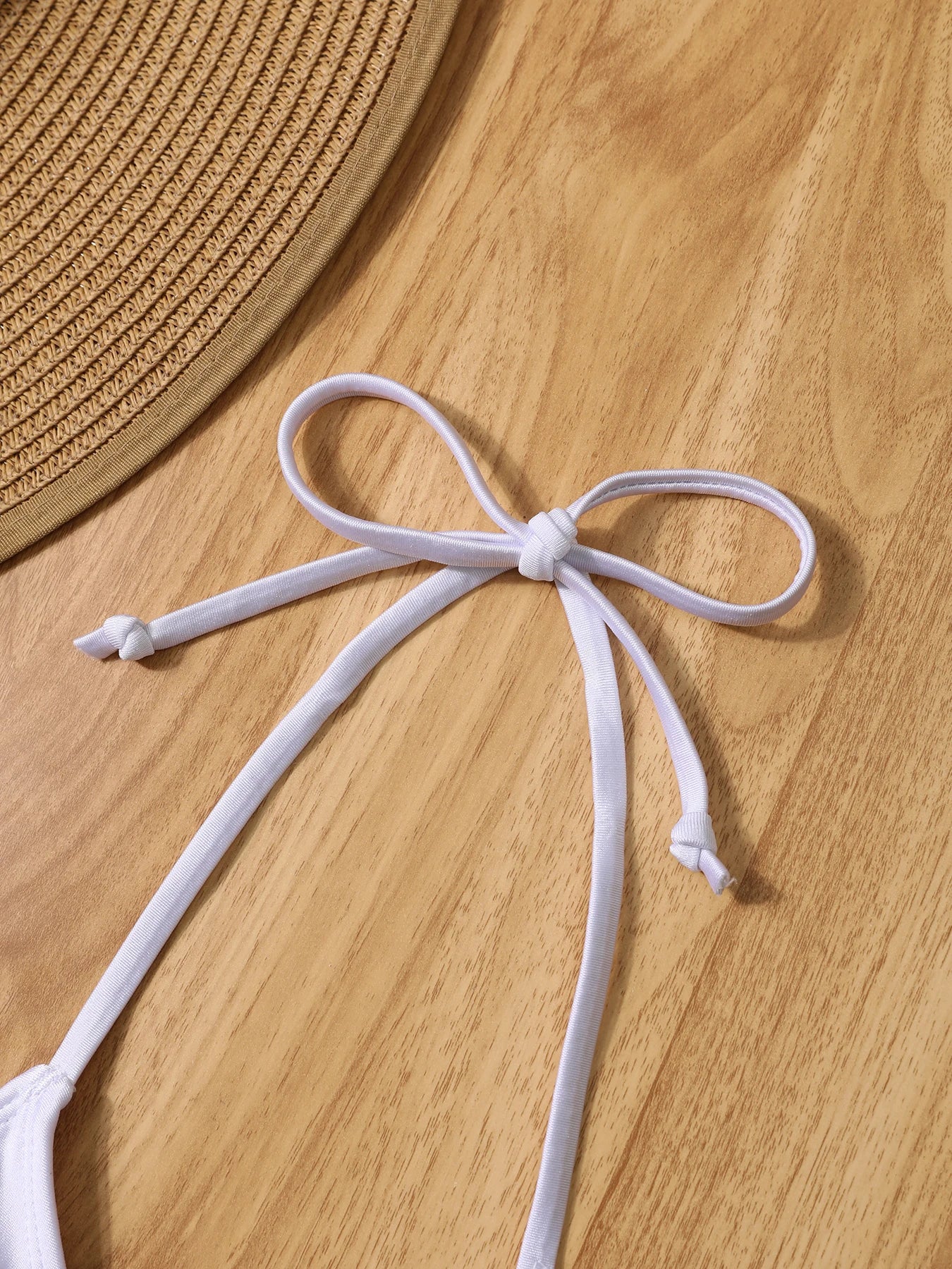 Conjunto de bikini sexy de 2 piezas para mujer, blanco puro, con tirantes finos, espalda descubierta, traje de baño con tiras finas, detalle lateral de vendaje sencillo para verano