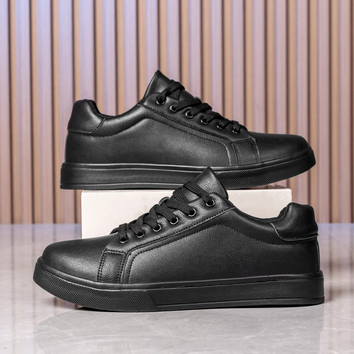 Zapatos de cuero para hombre, zapatillas de deporte informales de tendencia, zapatillas de ocio transpirables para hombre, calzado antideslizante, zapatos vulcanizados para hombre