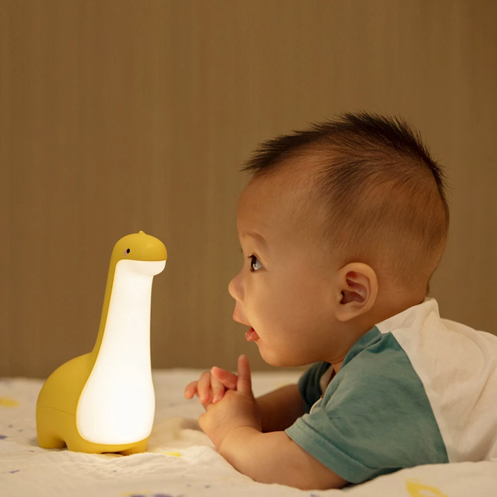 Luz nocturna de dinosaurio, bonita luz nocturna para niños, protección ocular, lámpara de sincronización para mesita de noche, carga USB, decoración de habitación, regalo para niños