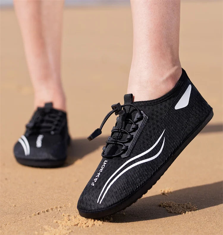 Zapatos acuáticos ligeros a la moda para hombre, zapatos de playa transpirables para mujer, zapatos de Yoga Unisex antideslizantes flexibles, zapatillas de agua de secado rápido