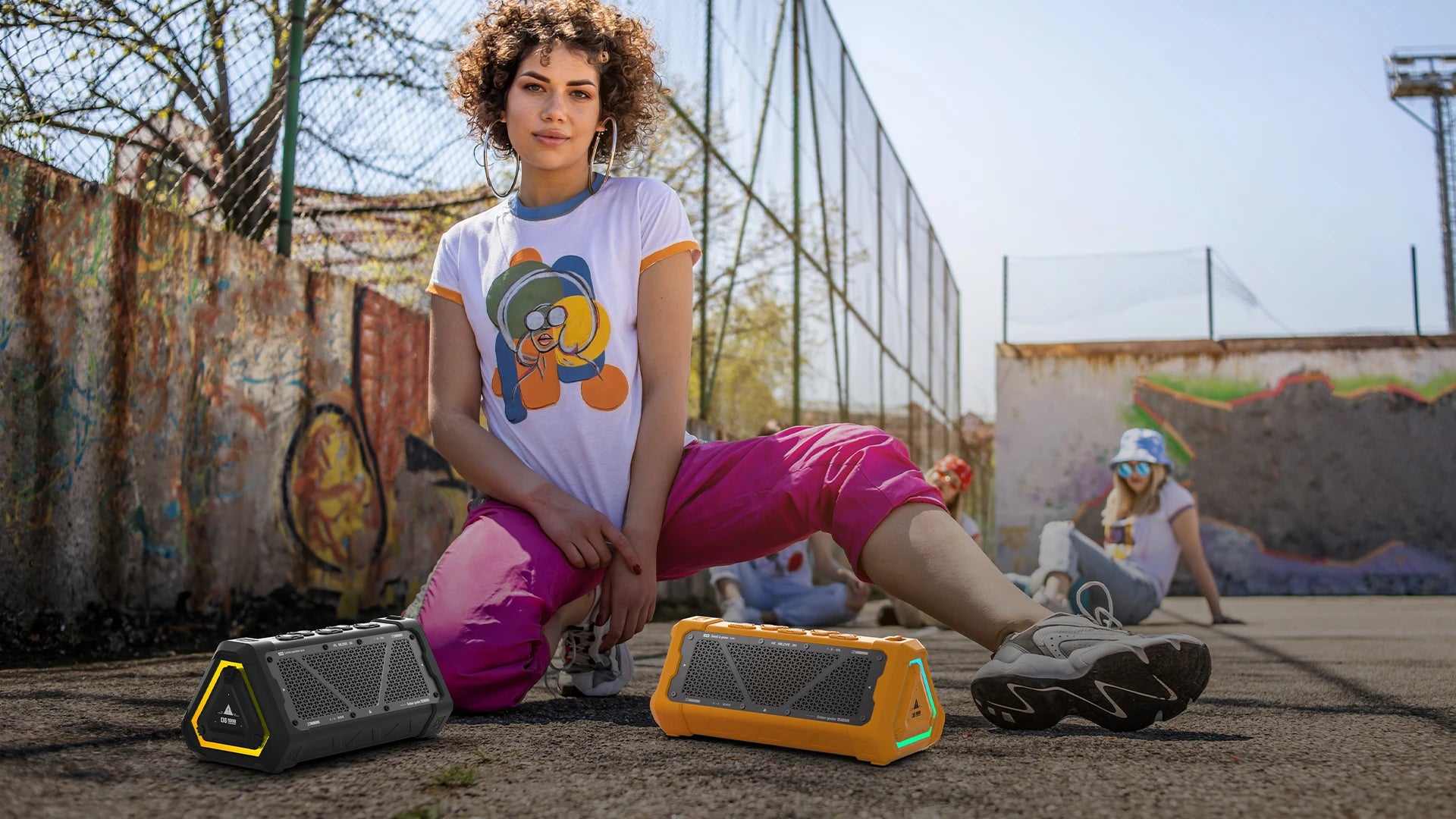 Altavoz Bluetooth para exteriores MLOVE P3, altavoz Bluetooth 5,3 con potencia de salida de 40W, sonido estéreo IPX7 resistente al agua, tarjeta Micro SD, luz RGB