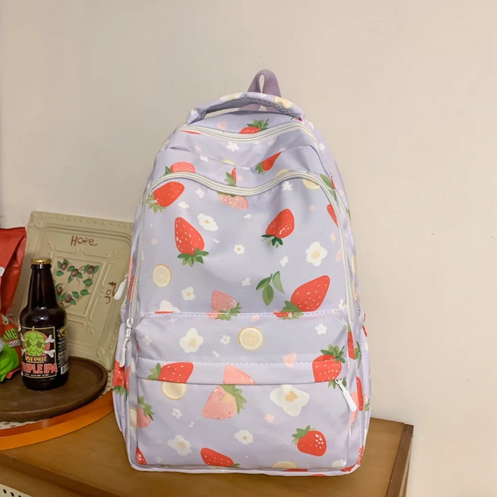 Mochila de Nailon con Estampado de Fresas, Resistente al Agua