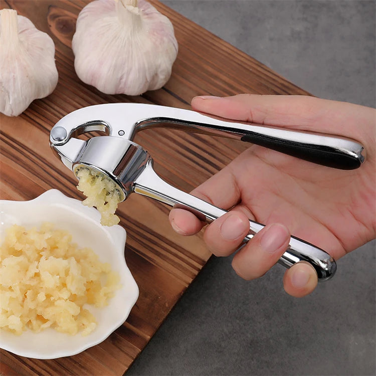 LMETJMA Prensa de ajo Premium, picadora de ajo de acero inoxidable, trituradora de ajo, herramientas de cocina fáciles de exprimir y limpiar JT202