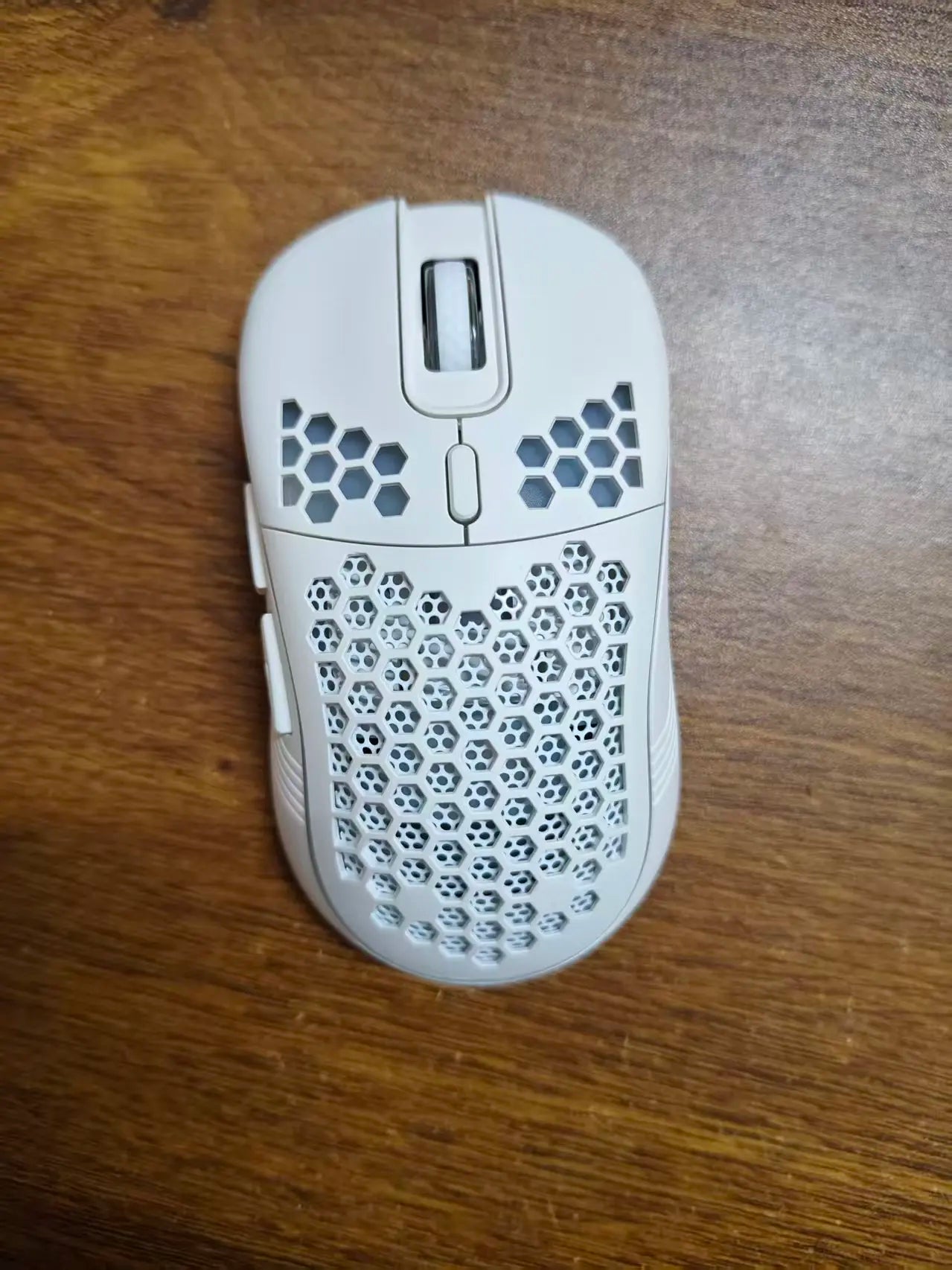 Ratón inalámbrico para juegos Honeycomb 2,4G USB ratón inalámbrico RGB ratón de juego de PC recargable con luces LED, Paracord sin arrastre, Ergon