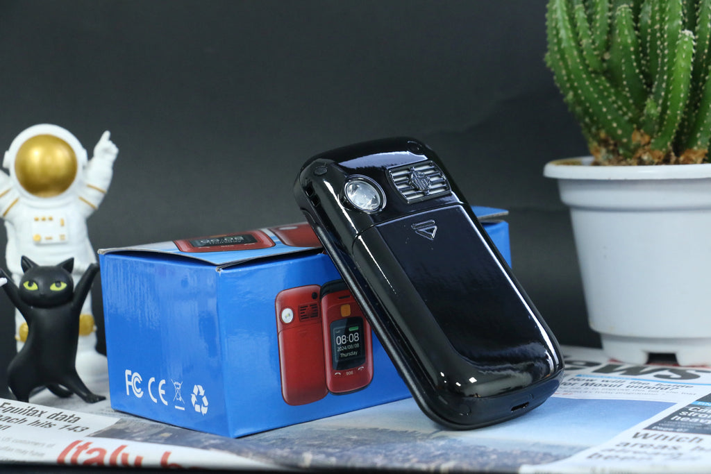 Mafam F899 Senior Flip Feature Phone Dos pantallas 2 Sim Botón grande SOS Dial Antorcha Clamshell Móvil Estilo retro 15 días Larga modo de reposo