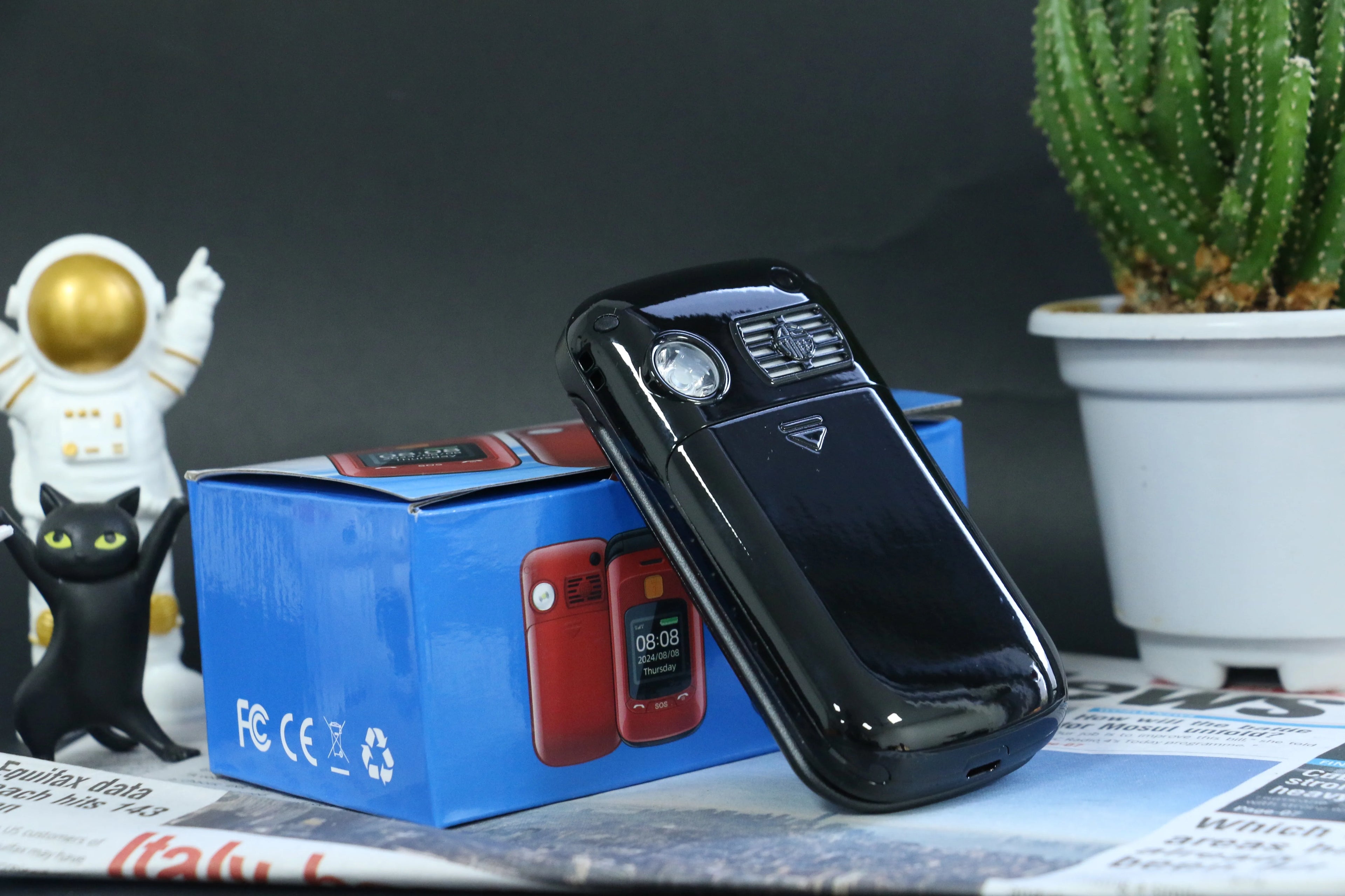 Mafam F899 Senior Flip Feature Phone Dos pantallas 2 Sim Botón grande SOS Dial Antorcha Clamshell Móvil Estilo retro 15 días Larga modo de reposo