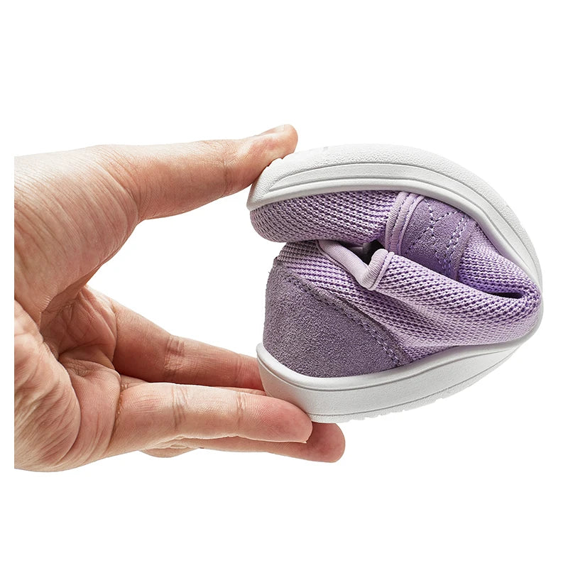 HOBIBEAR Zapatos descalzos para niños y niñas, zapatillas con punta ancha y cierre de gancho, zapatos transpirables ligeros de malla (para niños pequeños/niños pequeños/niños grandes)