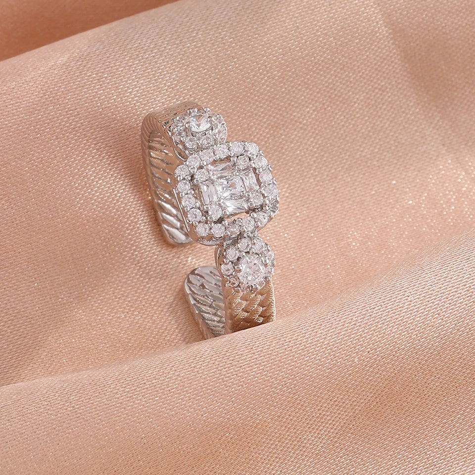 Anillos Ajustables ZAKOL de Lujo con Circonitas Geométricas Cuadradas Micropavimentadas, Joyería Deslumbrante para Bodas y Fiestas