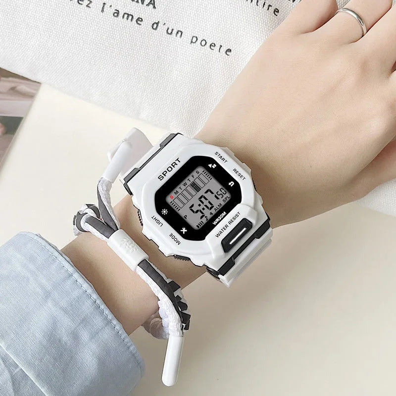 Reloj deportivo YIKAZE para hombre, relojes digitales LED resistentes al agua, tendencia de aventura al aire libre para estudiantes, reloj electrónico multifuncional para regalo