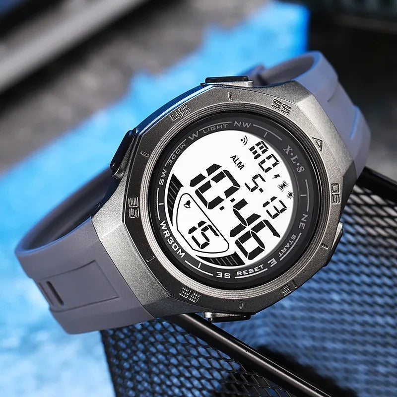 Reloj deportivo MAYZHISU para hombre, relojes de pulsera digitales LED resistentes al agua, cronómetro, despertador, relojes deportivos luminosos para hombres y adolescentes