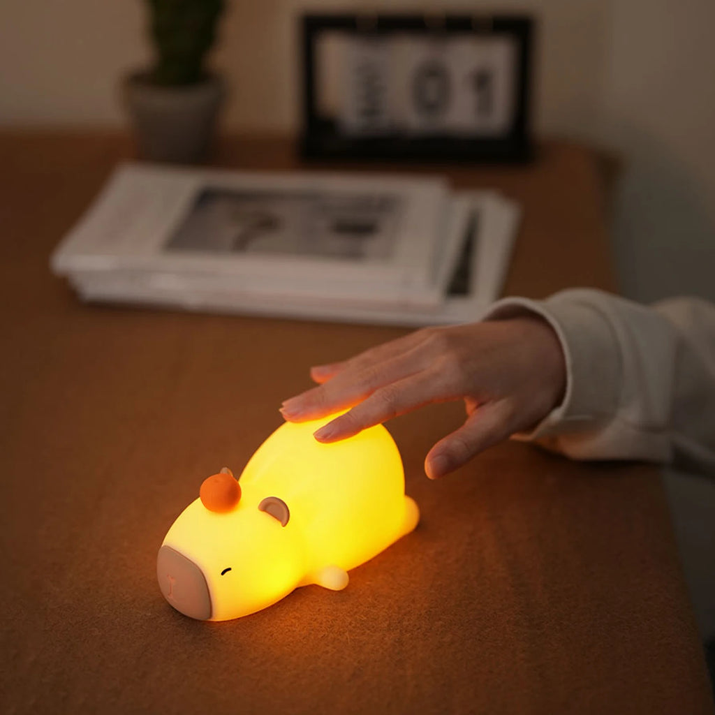 Luz nocturna de capibara, bonita lámpara de silicona, lámpara LED con Sensor táctil, lámpara suave RGB, luz nocturna para niños, decoración de escritorio para dormitorio, regalo