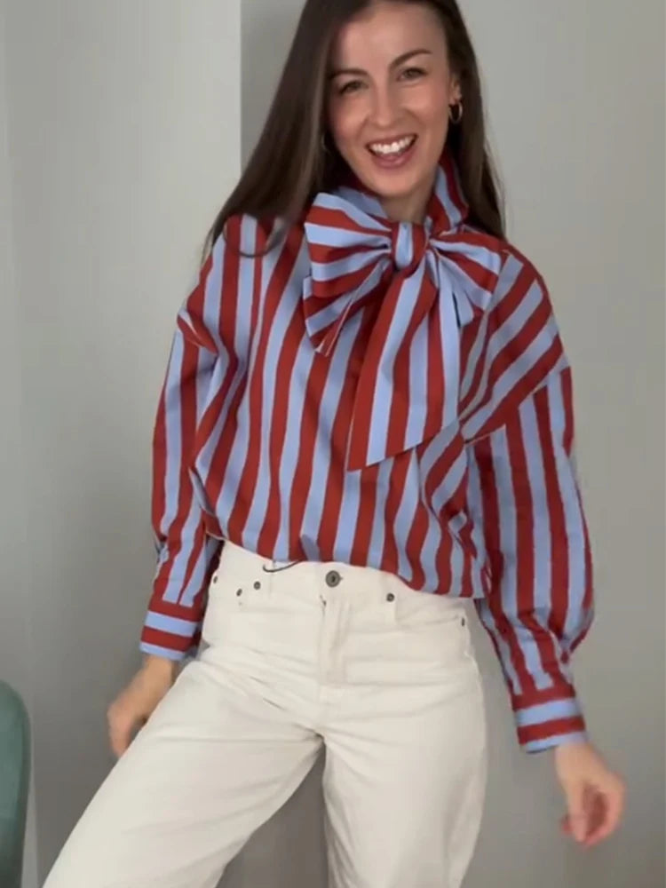 Camisa a Rayas de Manga Larga con Cuello de Lazo