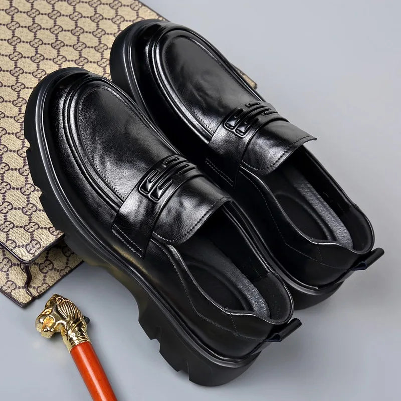 Mocasines de cuero para hombre con barra metálica, suela antideslizante