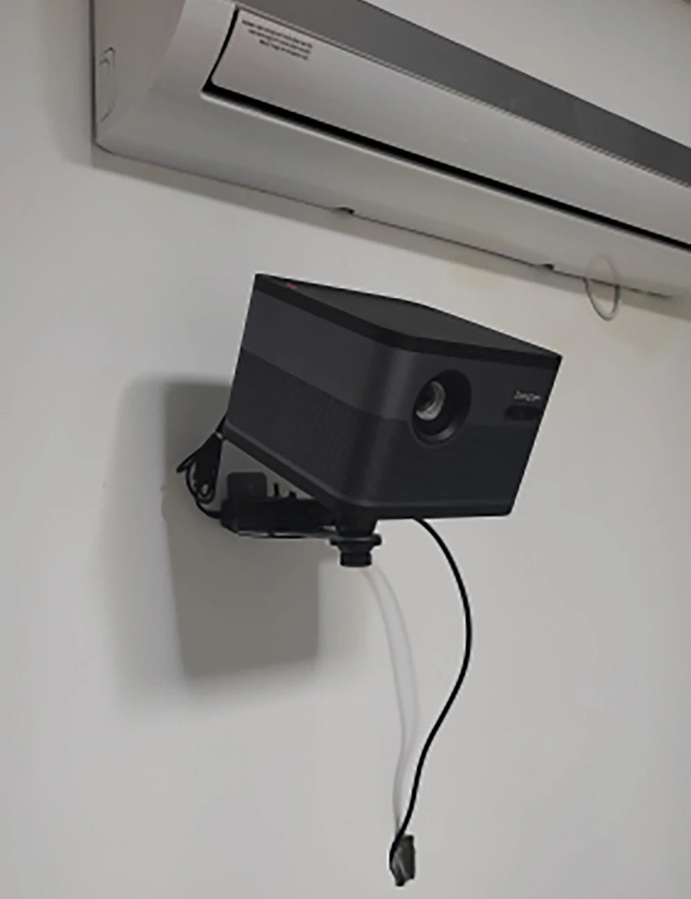 Soporte para proyector de montaje en pared, soporte de Metal de aleación de aluminio resistente y duradero, multiángulo ajustable, Compatible con la mayoría de los proyectores