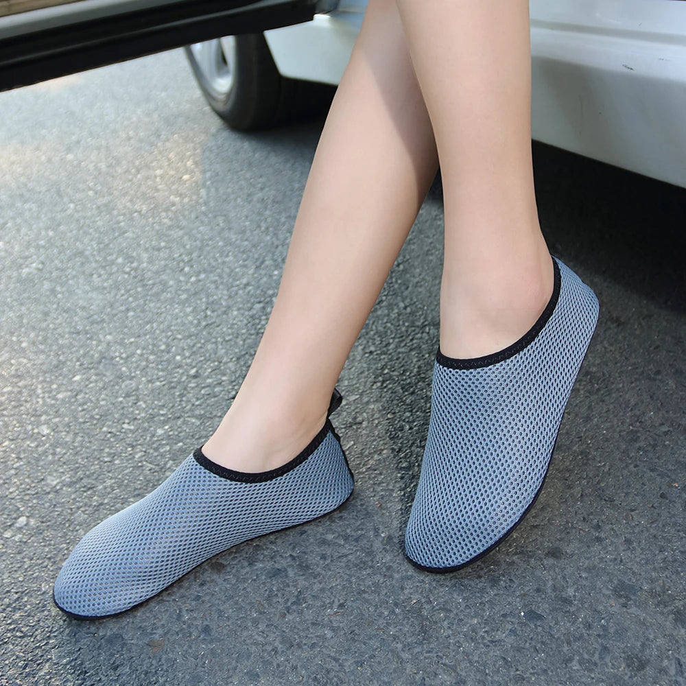 2023 par de zapatos acuáticos, zapatos de agua ligeros de verano para hombres, zapatos de playa de secado rápido para mujeres, zapatillas antideslizantes suaves, envío gratis