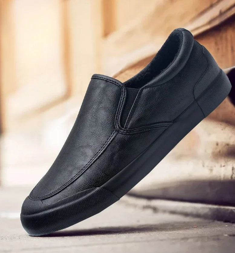 Nuevo en zapatos informales para hombre, sin cordones, talla 45, liquidación barata, elegantes, tendencia 20225, zapatos de cuero elegantes para hombre, clásicos y originales