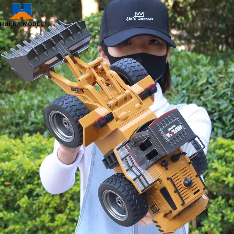 Tractor RC 1:18 con Pala Huina Juguete de Control Remoto