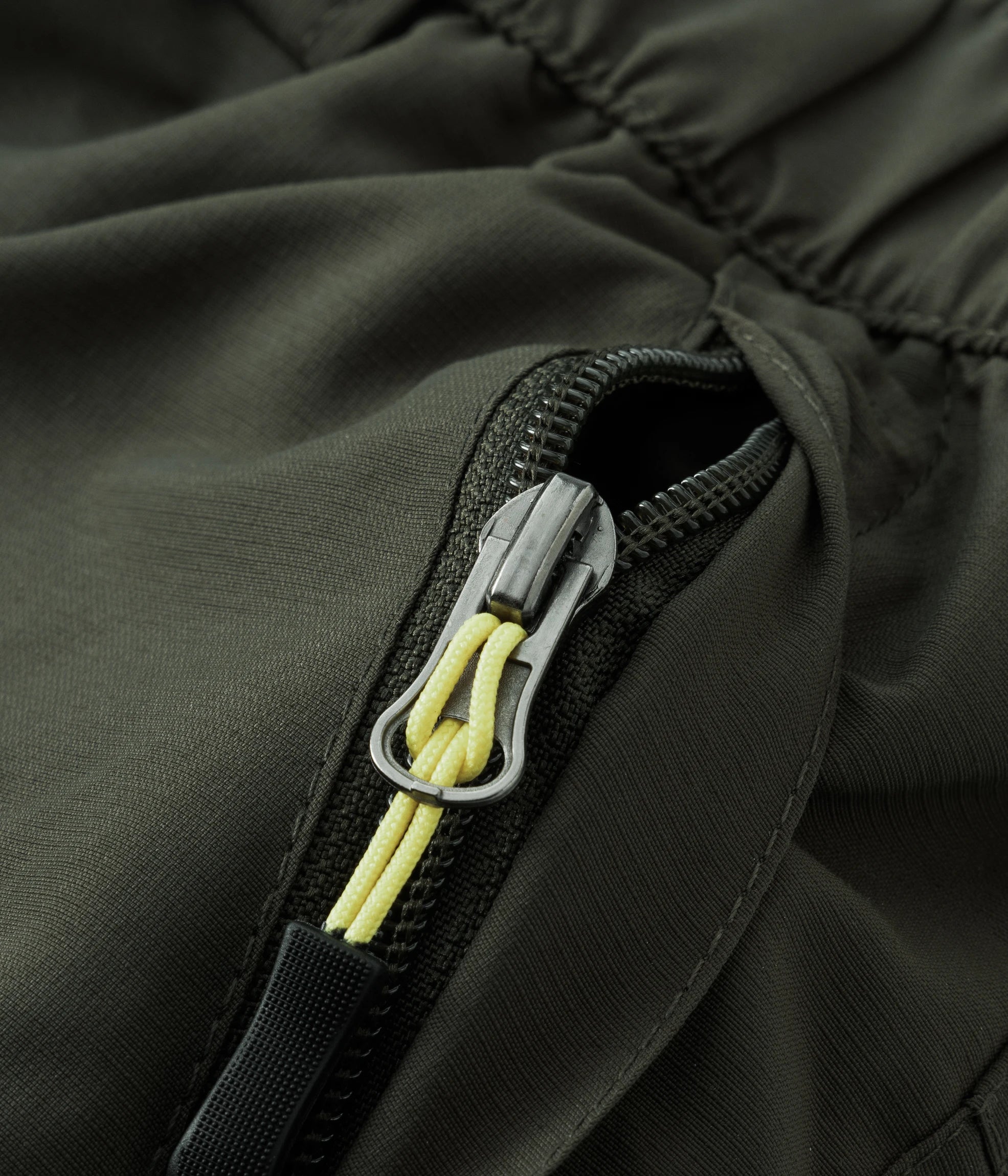 Mono de conversión para exteriores para hombre, 5 bolsillos con cremallera, pantalones extraíbles de dos secciones, tela de nailon de secado rápido, impermeable y resistente al desgaste, adecuado para pescar y hacer sender
