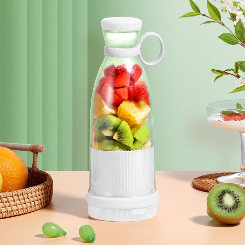 Mini Licuadora Portátil USB con 4 Cuchillas para Jugos y Batidos