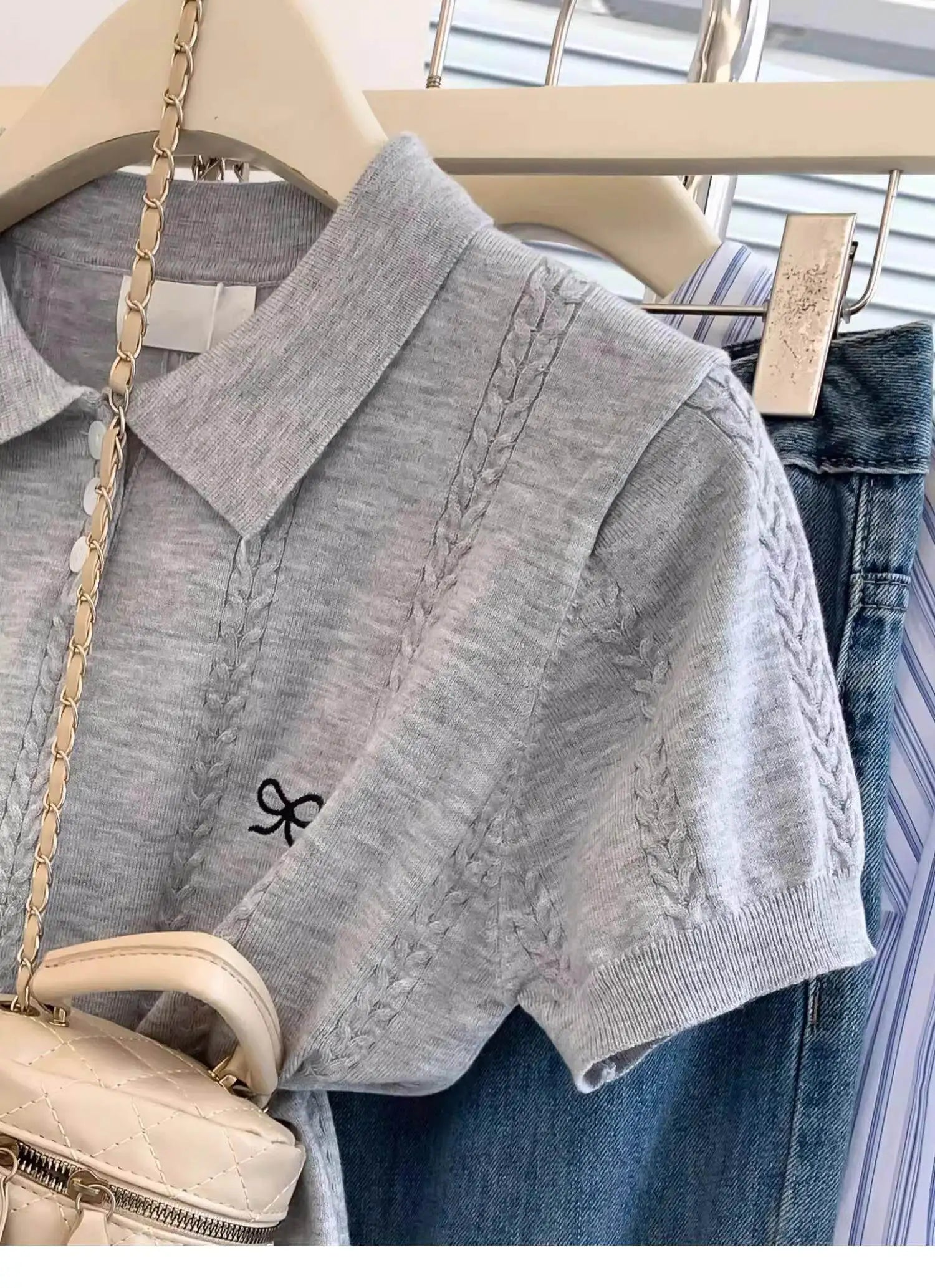 Camiseta de Punto con Cuello Polo y Bordado de Lazo, Manga Corta para Mujer