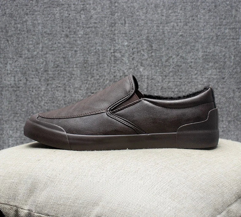 Nuevo en zapatos informales para hombre, sin cordones, talla 45, liquidación barata, elegantes, tendencia 20225, zapatos de cuero elegantes para hombre, clásicos y originales
