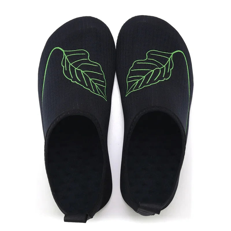 Zapatos acuáticos de secado rápido para hombre y mujer, zapatillas de playa ligeras, suaves y antideslizantes, talla Original 34-49, 2024