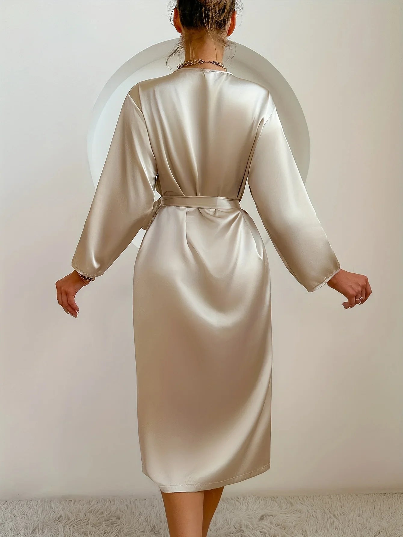 Bata de Satén para Mujer con Cinturón - Elegante y Sedosa