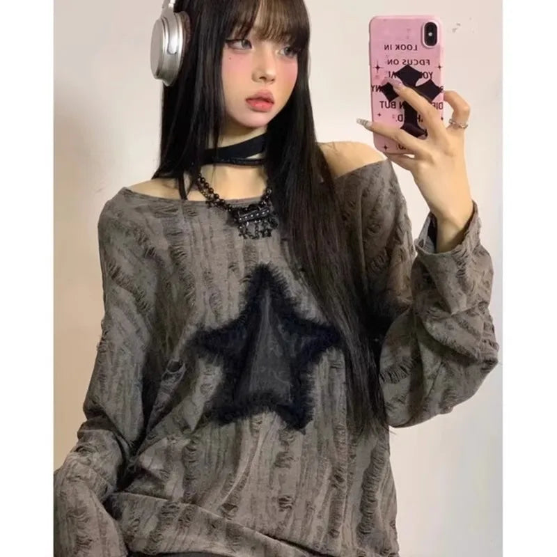 Suéter con estampado de estrellas y agujeros Y2K para mujer, ropa de calle a la moda, Tops con hombros descubiertos, prendas de vestir holgadas de manga larga Kpop de gran tamaño 2024