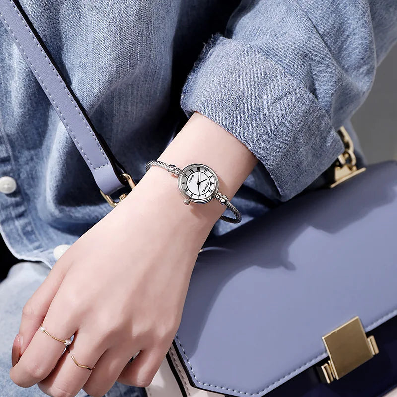 Reloj de pulsera para mujer a la moda, pulsera dorada, esfera pequeña, reloj elegante, nuevo reloj de pulsera de acero bonito para mujer, reloj de pulsera de cuarzo