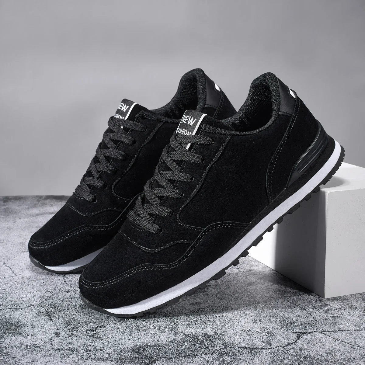 Nuevas de cuero, zapatos para correr para hombre, zapatillas Unisex cálidas de invierno, zapatos ligeros para caminar para mujer, zapatos deportivos de plantilla suave con cordones 37-47