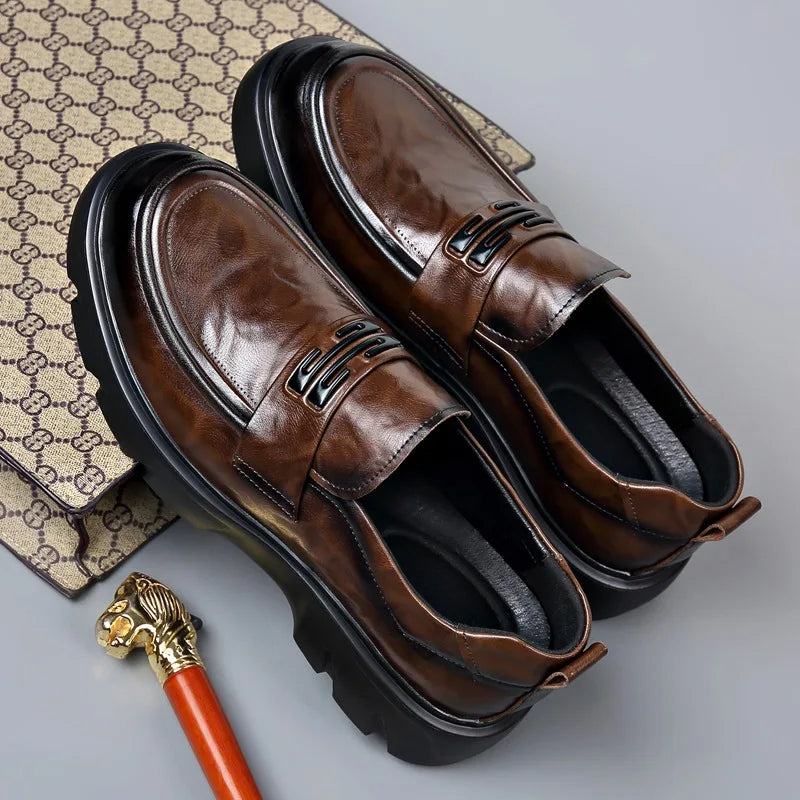Mocasines de cuero para hombre con barra metálica, suela antideslizante